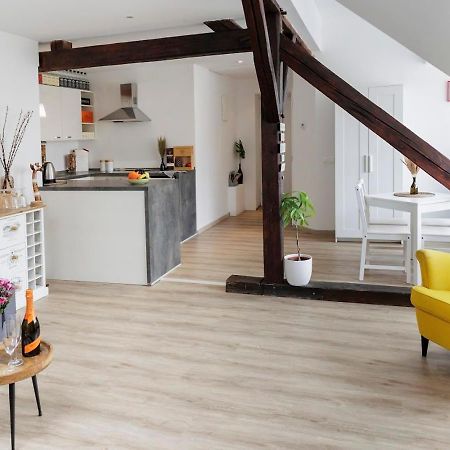 Vip Apartment In Old Town With Free Parking براتسيلافا المظهر الخارجي الصورة