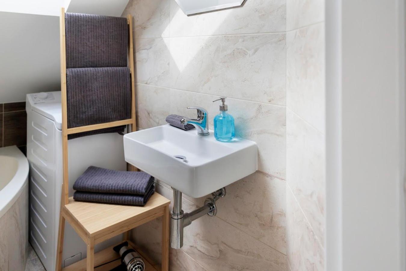 Vip Apartment In Old Town With Free Parking براتسيلافا المظهر الخارجي الصورة